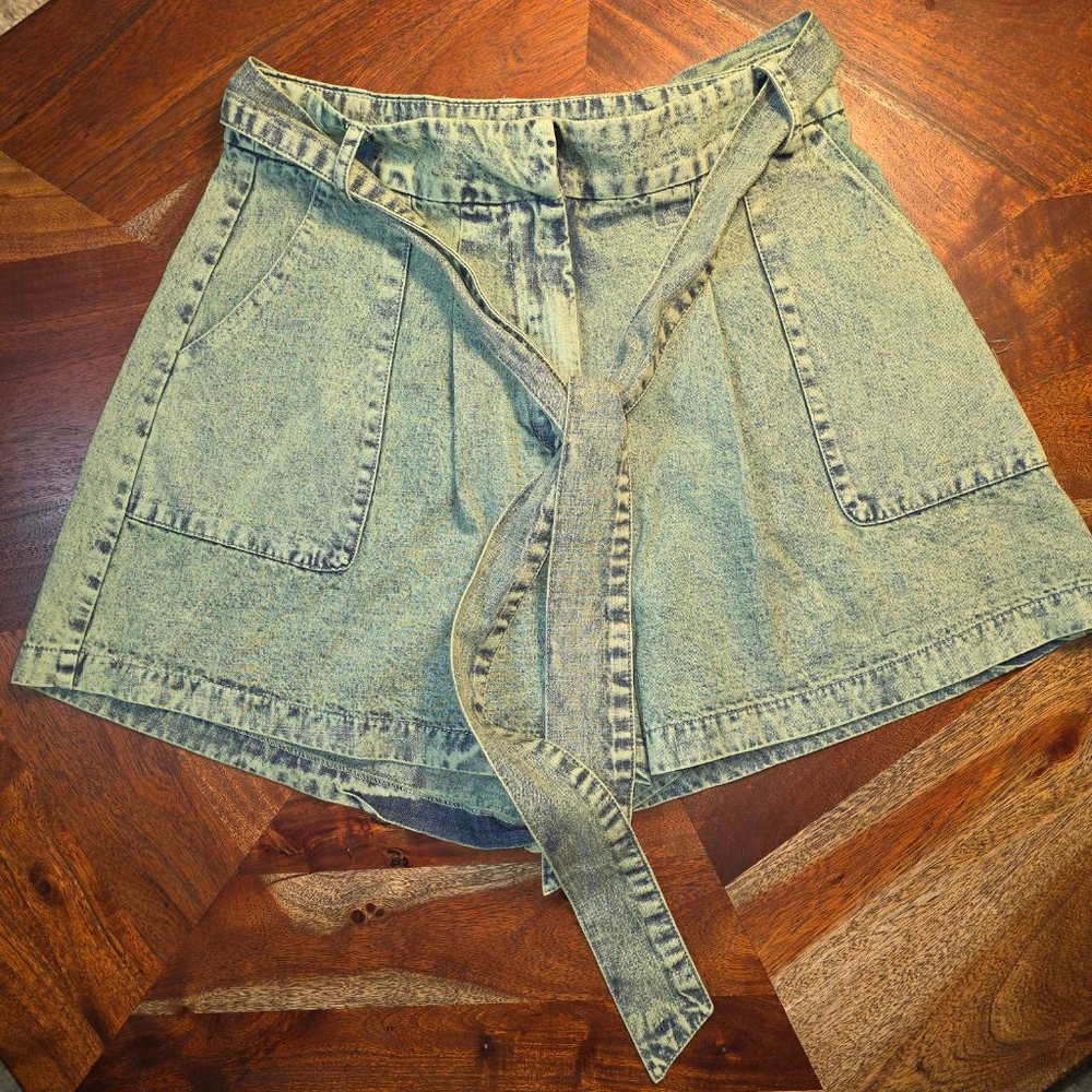 Women's Flying Tomato Light Blue Acid Wash Jean Shorts Size M